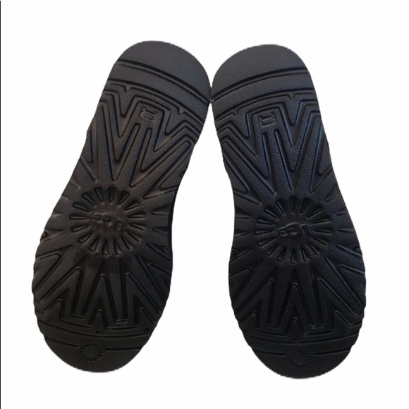 NWT UGG classic unlined purple leather boots 5 - Picture 10 of 10